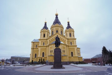 Председатель Совета директоров УК «Союз Маринс Групп» принял участие в праздничной службе в Александро-Невском кафедральном соборе